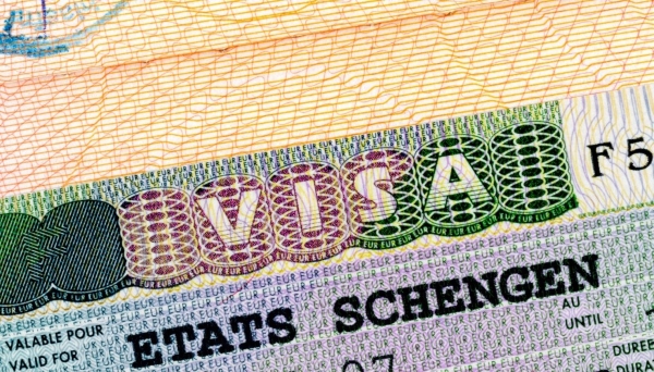 Починаючи з 23.06 для отримання шенгенських віз доведеться здавати біометричні дані